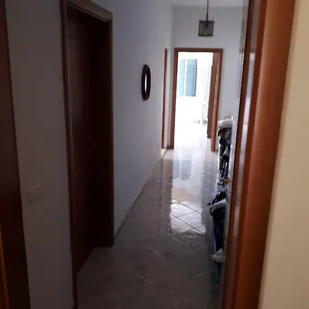 Lungo Mare διαμέρισμα فلورا